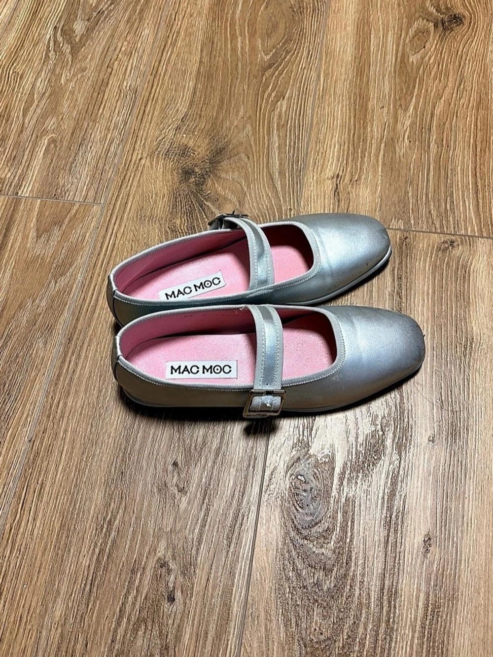 MAC MOC Silver Metallic Mary Jane Flats | Size 235